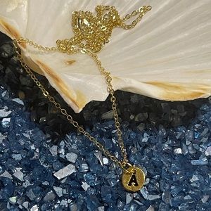 Initial “A” Gold Tone chain link 18”L necklace.